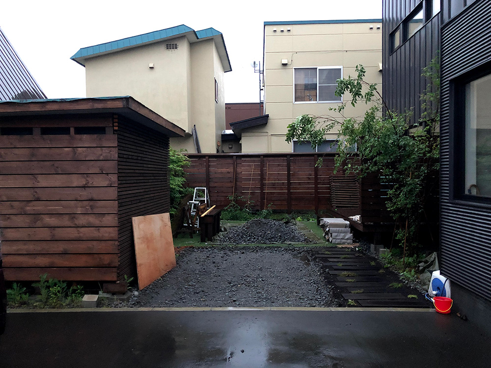 Act 2 タイルデッキdiy 下地のコンクリート型枠 札幌で注文住宅を建てるマイホームブログ