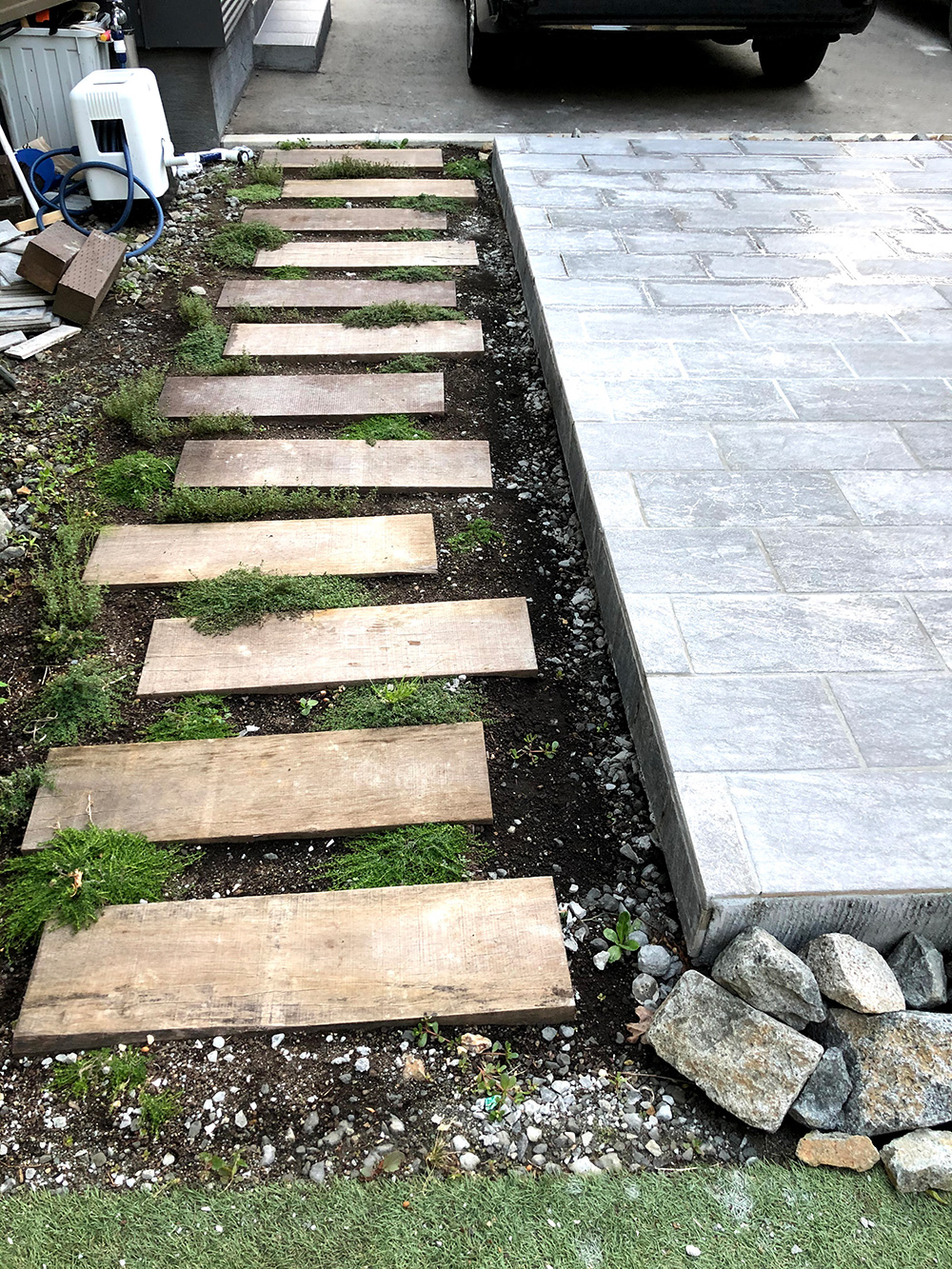 年の外構ー庭の枕木アプローチの直し 札幌で注文住宅を建てるマイホームブログ